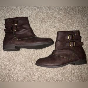 NWOT- Brown Ankle Boots